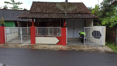 RUMAH TINGGAL DI SINGOSAREN, WONOSARI,  IMOGIRI, BANTUL