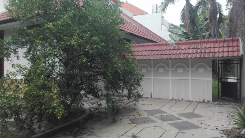 Rumah disewakan Dian istana Wiyung