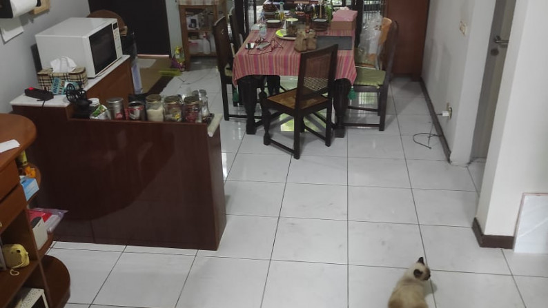 Dijual rumah modern dua lantai dikawasan Permata Hijau Jakarta Selatan