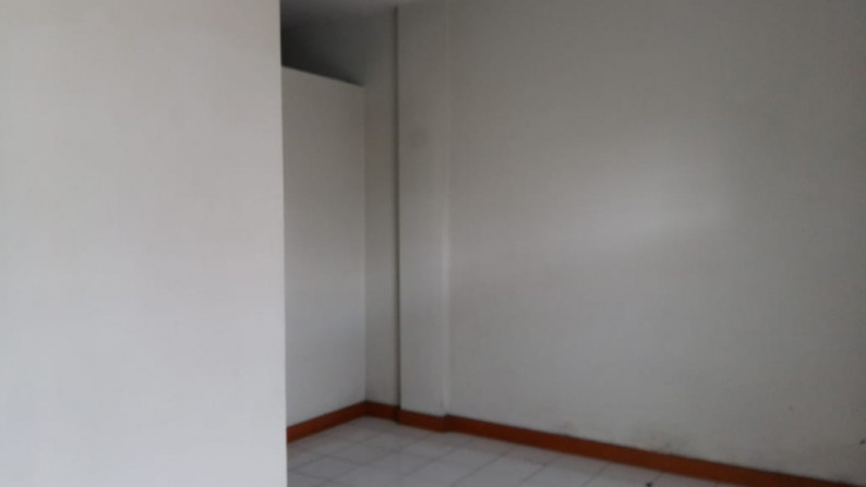 RUKO 2 LANTAI, SIAP HUNI, LOKASI STRATEGIS DI JL GODEAN KM 7