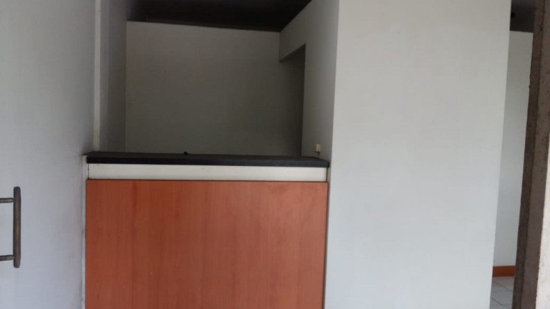 RUKO 2 LANTAI, SIAP HUNI, LOKASI STRATEGIS DI JL GODEAN KM 7