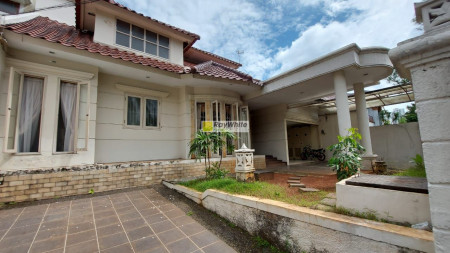 Rumah mewah modern classic dalam komplek besar di Villa Cinere Mas