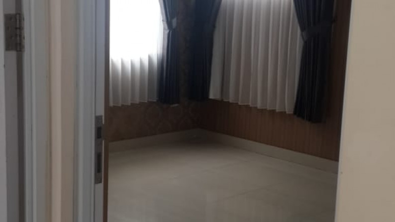 Disewakan cepat ! Rumah 3kamar tidur Grand Wisata, Bekasi