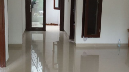 Rumah Bagus Siap Huni Di Valencia, Graha Bintaro Tangerang Selatan