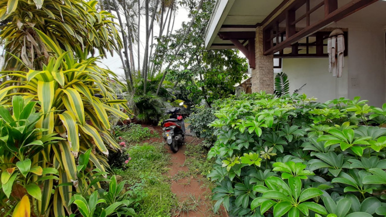 Rumah Lokasi Strategis, Halaman Luas @Komp Unilever, Rempoa