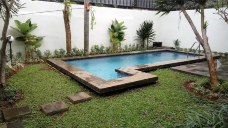 FOR RENT - Rumah Ada Kolam Renang Cocok untuk di Huni atau dijadikan Kantor Lokasi Kemang Dalam, Jakarta Selatan