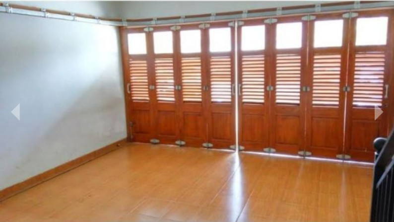 FOR RENT - Rumah Ada Kolam Renang Cocok untuk di Huni atau dijadikan Kantor Lokasi Kemang Dalam, Jakarta Selatan