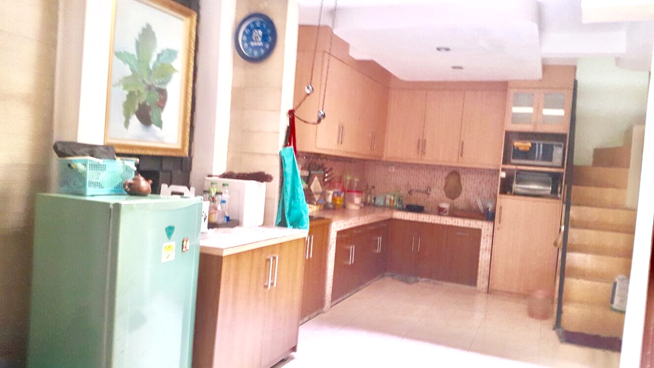 RUMAH DI KOMPLEK YANG HIJAU DAN TENANG - SEKTOR 7 BINTARO #AW