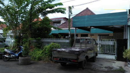 Dijual Rumah Pusat Kota di Jalan Lombok Surabaya
