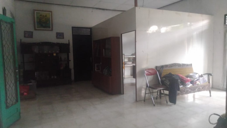RUMAH TINGGAL 9 KAMAR DI JL KADIROJO, DEKAT CANDI SAMBISARI