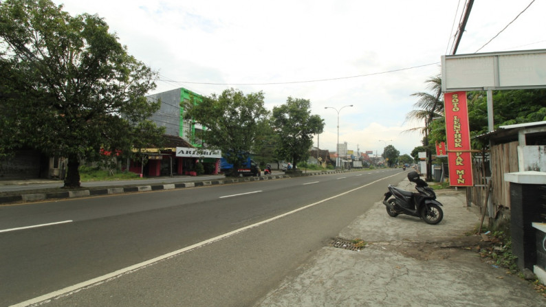 TANAH DAN BANGUNAN DI LOKASI STRATEGIS JL YOGYA-SOLO KM 14, SLEMAN