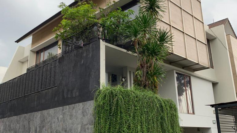 RUMAH ARTISTIK DALAM TOWN HOUSE DI CILANDAK dibelakang citos