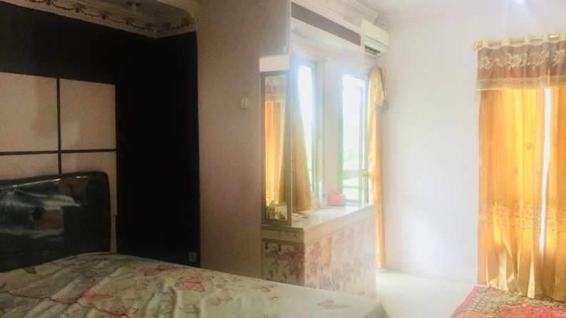 RUMAH DAN HOME STAY DI PERUM KANOMAN, SELATAN STPN GODEAN, SLEMAN