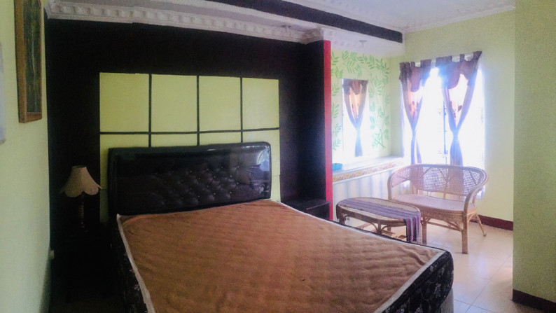 RUMAH DAN HOME STAY DI PERUM KANOMAN, SELATAN STPN GODEAN, SLEMAN