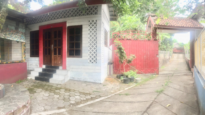 RUMAH DAN HOME STAY DI PERUM KANOMAN, SELATAN STPN GODEAN, SLEMAN