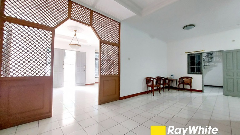 Rumah di Tanjung Barat, Jakarta Selatan, Dalam Kompleks, Siap Huni, Terawat Baik, SHM