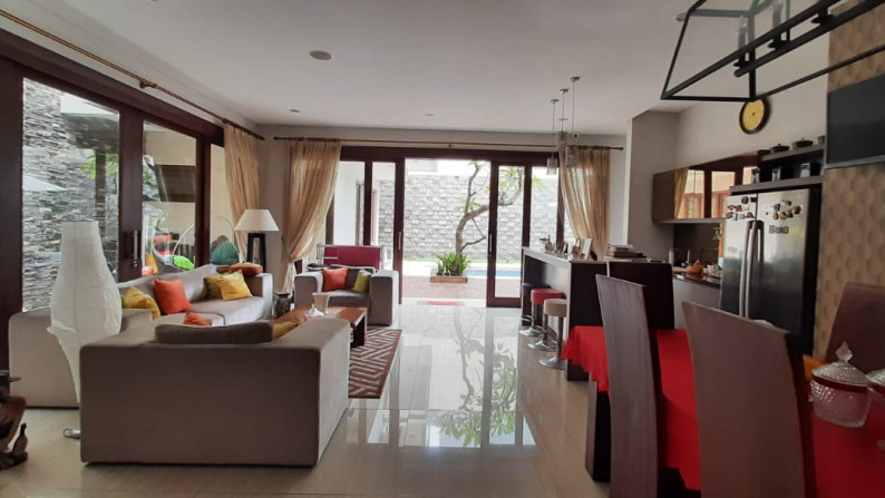 RUMAH KEREN + S.POLL SEMI FURNISHED DALAM CLUSTER  DI AREA ELITE BINTARO JAYA  SEKTOR 9