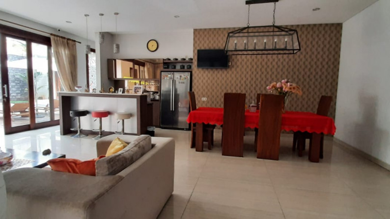 RUMAH KEREN + S.POLL SEMI FURNISHED DALAM CLUSTER  DI AREA ELITE BINTARO JAYA  SEKTOR 9