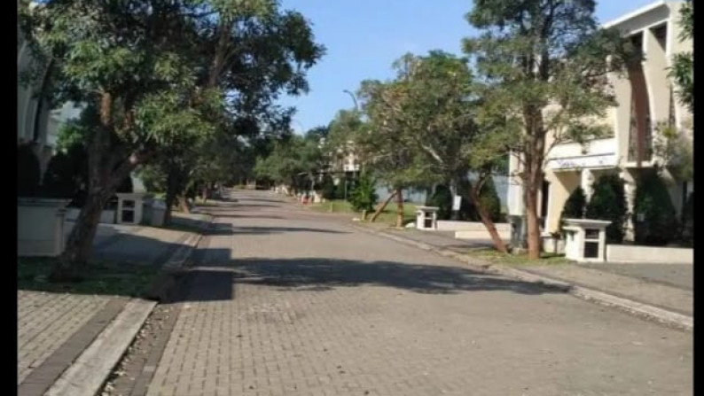 Rumah siap huni di greenwich