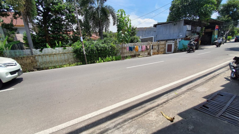 Disewakan Rumah Bisa Untuk Ruang Usaha dan Lokasi Pinggir Jalan Raya @Jl Abdul Majid, Cipete Selatan