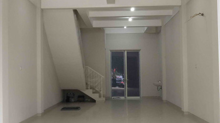 Dijual/Disewakan Ruko 3 lantai di Dukuh Kupang Barat, Surabaya