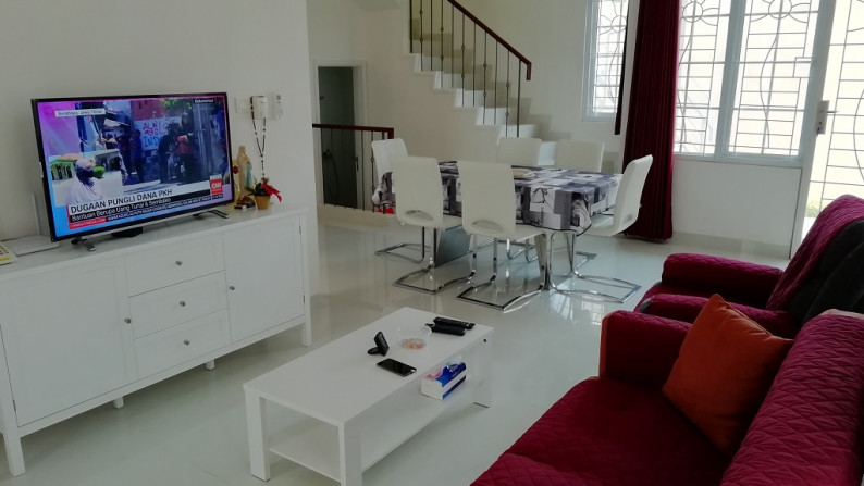 Rumah Furnished 2 lantai dalam Cluster Menteng Village Di Gading Serpong