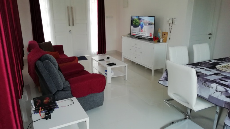 Rumah Furnished 2 lantai dalam Cluster Menteng Village Di Gading Serpong