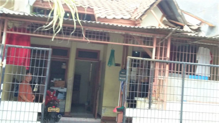 Rumah asri dan strategis *0035-HEN*