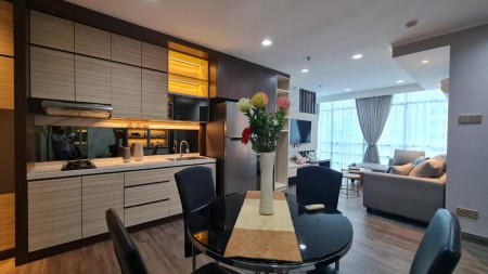 Apartemen Sewa Sahid Sudirman, Luas 82m2