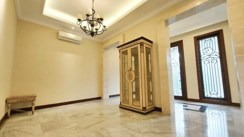 Kemang luas 635 dalam Townhouse, Lingkungan Tenang dan Rapih