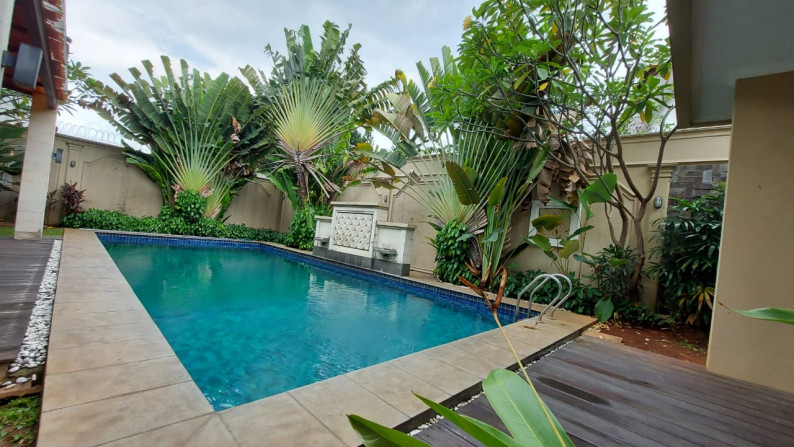 Kemang luas 635 dalam Townhouse, Lingkungan Tenang dan Rapih