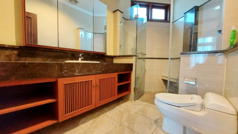 Kemang luas 635 dalam Townhouse, Lingkungan Tenang dan Rapih