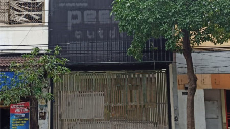 Disewakan Ruko 3 lantai di Jalan Raya Manyar, Surabaya
