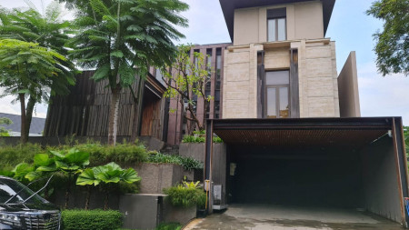 Rumah Royal Orchard, Luas 660m2