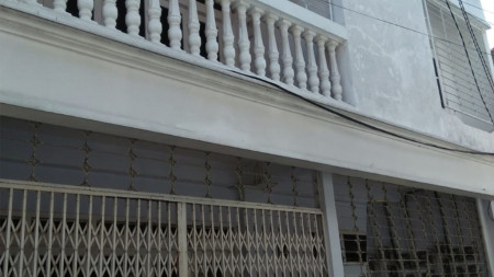 Dijual Rumah 3 lantai Pusat Kota di Jl Peneleh, Surabaya