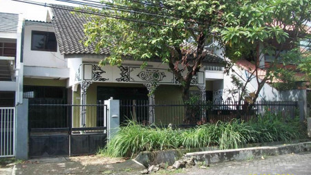 Jual Rumah 1.5 Lantai, Bagus + Terawat, Jalan Kembar Utama, Bisa untuk Rumah Tinggal/Kantor, Usaha dsb