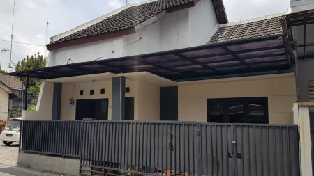 RUMAH TINGGAL SIAP HUNI DI JL AM SANGAJI, UTARA HOTEL TENTREM