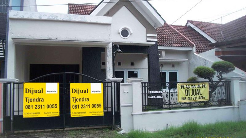 Jual Rumah 1.5 Lantai, Bagus + Terawat, Row Jalan depan Lebar + Paving, Siap Huni