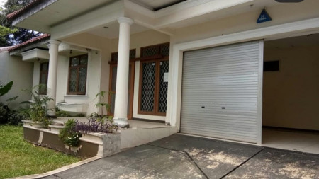 For Sale - Rumah Perlu Renovasi di Kawasan Elite Kemang Utara Bebas Banjir