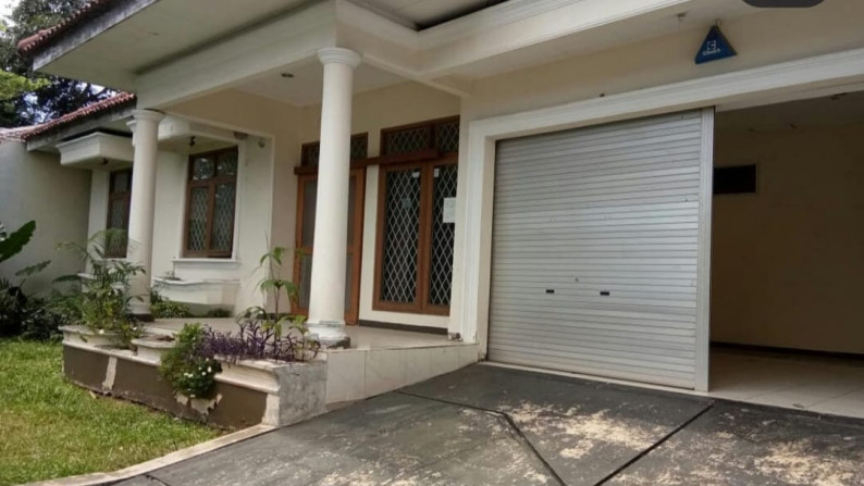 For Sale - Rumah Perlu Renovasi di Kawasan Elite Kemang Utara Bebas Banjir