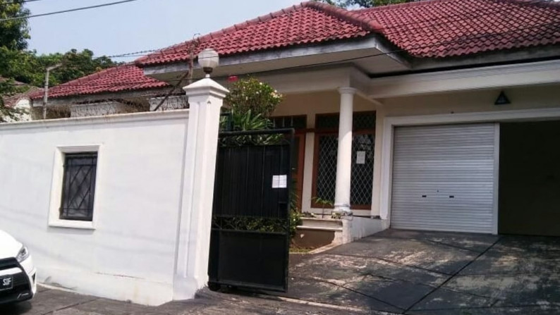 For Sale - Rumah Perlu Renovasi di Kawasan Elite Kemang Utara Bebas Banjir