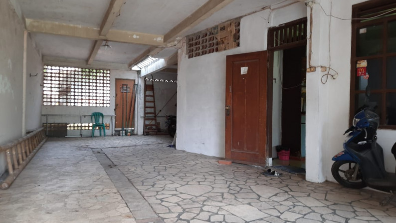 Dijual Rumah Hitung Tanah Siap Bangun di Ciputat.