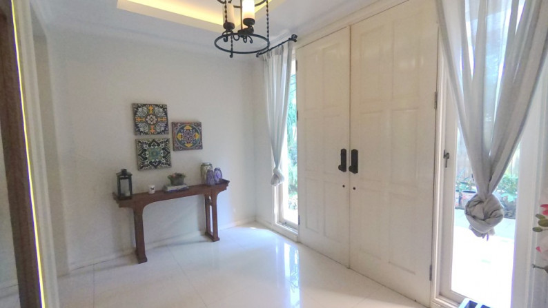 Rumah  Furnish Full Renov gaya Amerika Kelapa Gading, Luas 16x20m2