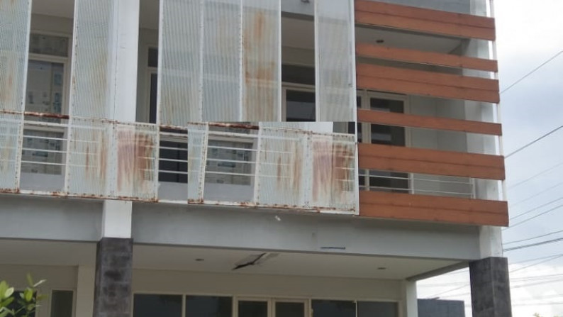 Dijual Ruko 3 lantai di Crown Soho Pakuwon Indah, Surabaya