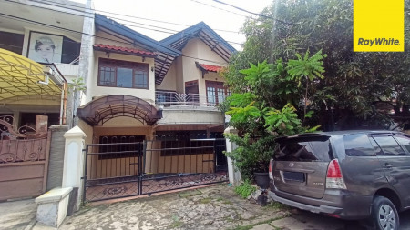 Dijual / Disewakan Rumah 2 lantai di Dukuh Kupang, Surabaya