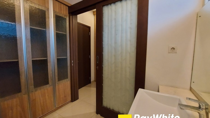 Rumah di Serenia Hills, Cluster Regent, Lebak Bulus, Semi Furnished, Siap Huni, 4 Bedrooms