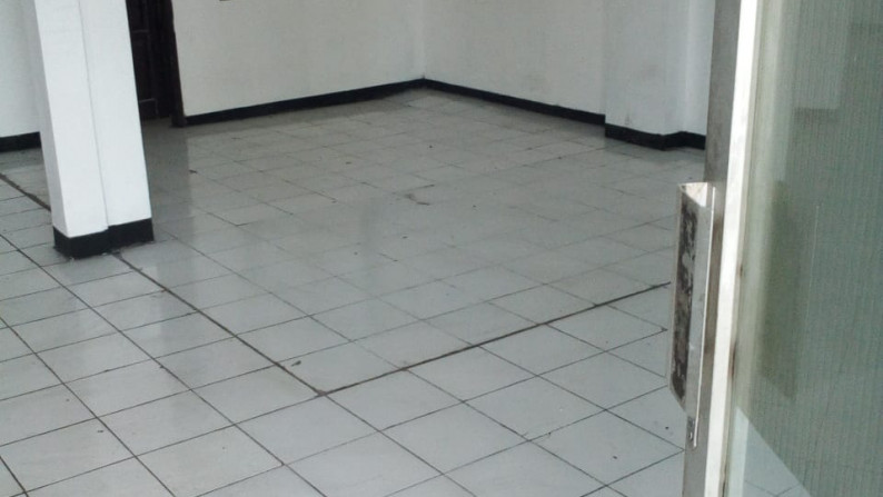 Di Jual/Sewa Rumah usaha di JL RAYA JEMURSARI