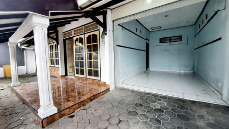 RUMAH  TINGGAL 2LANTAI, CUKUP LUAS DI PURWOMARTANI, KALASAN, SLEMAN