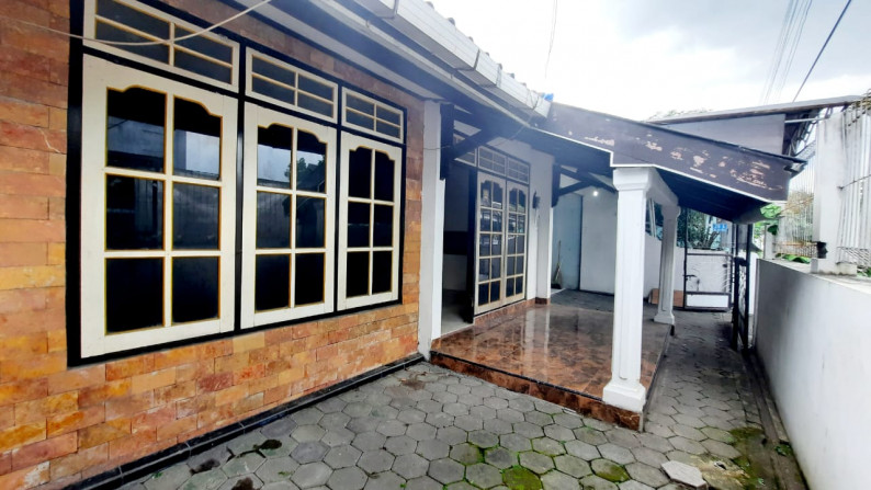 RUMAH  TINGGAL 2LANTAI, CUKUP LUAS DI PURWOMARTANI, KALASAN, SLEMAN