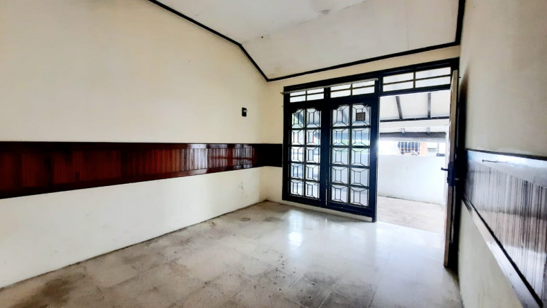 RUMAH  TINGGAL 2LANTAI, CUKUP LUAS DI PURWOMARTANI, KALASAN, SLEMAN